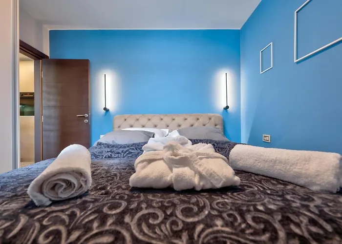 Royal Blue Wellness & *